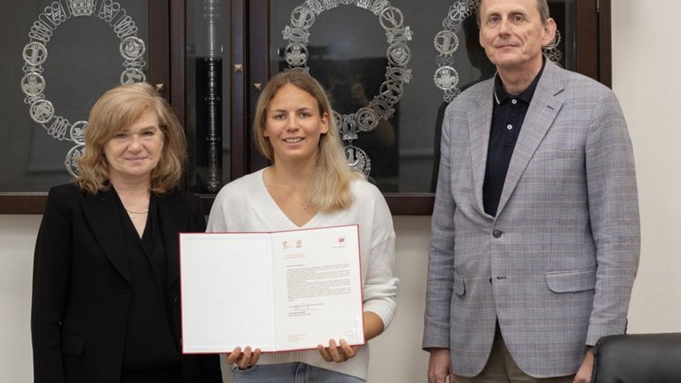 Magdalena Łuczak u rektor UŁ