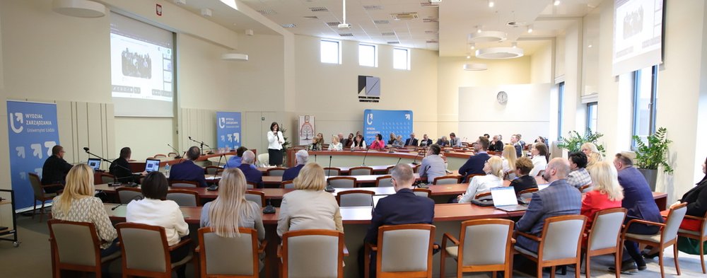 Zdjęcie z debaty, sala z uczestnikami wydarzenia