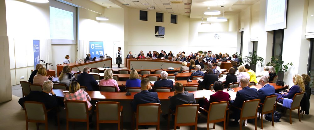 goście jubileuszu na sali rady wydziału