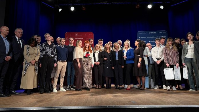 Photo of the winners of the My Vision of Logistics competition