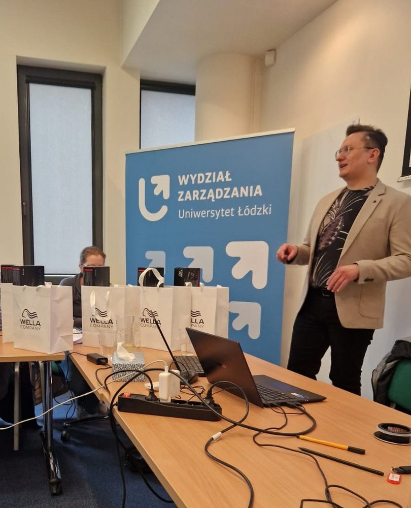 uczestnicy BIP w sali zajęć