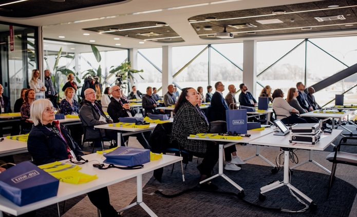 uczestnicy konferencji w trakcie wizyty studyjnej w TME