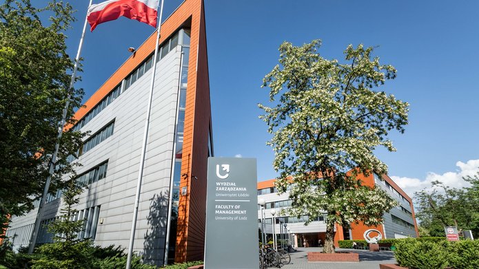 widok na budynek WZ od strony Matejki