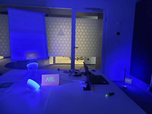 pokój z zagadką w Signify