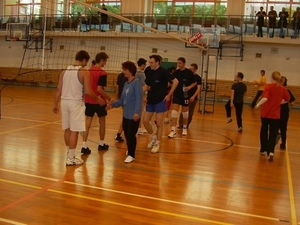 Zdjęcie z zakończenia turnieju siatkarskiego Zdjęcie z zakończenia turnieju siatkarskiego