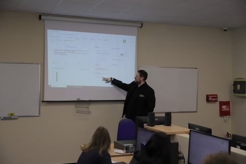 uczestnicy zajęć z Pawłem Łuczakiem