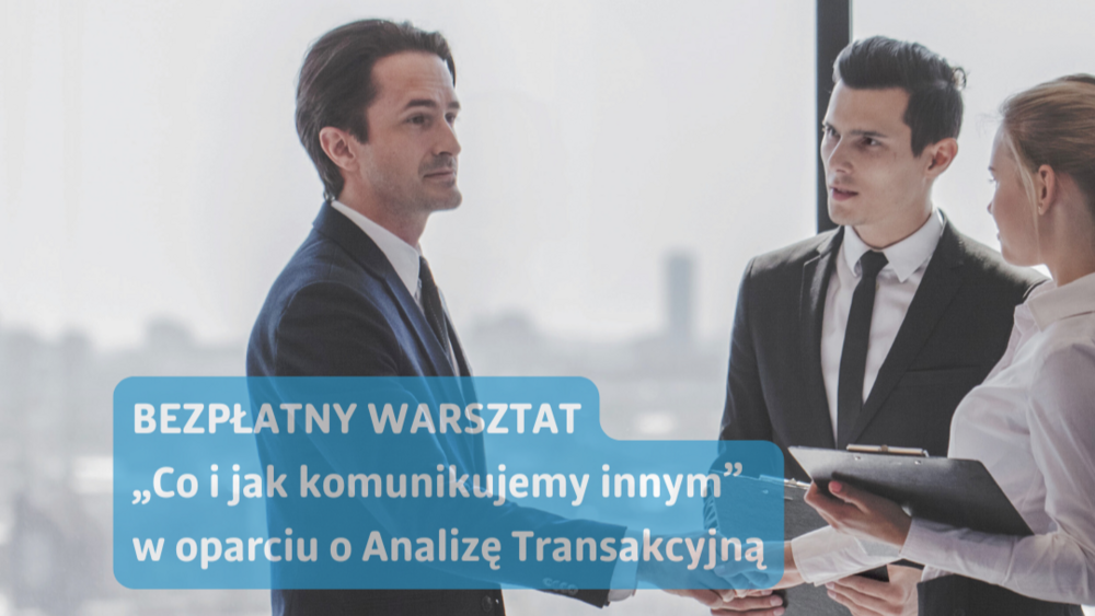 dwóch mężczyzna i kobieta w biurze, obok nazwa warsztatu Co i jak komunikujemy