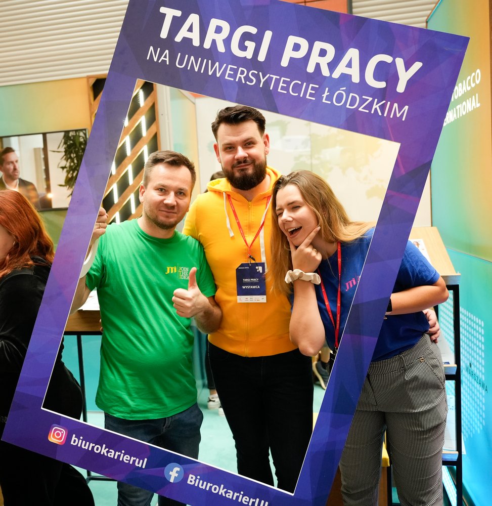 participants with the frame University of Lodz Job Fair 