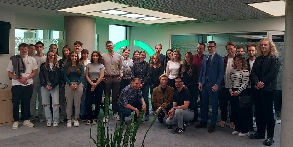 uczestnicy szkolenia w siedzibie Signify