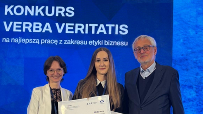 Nagroda dla absolwentki WZ UŁ, wręczenie