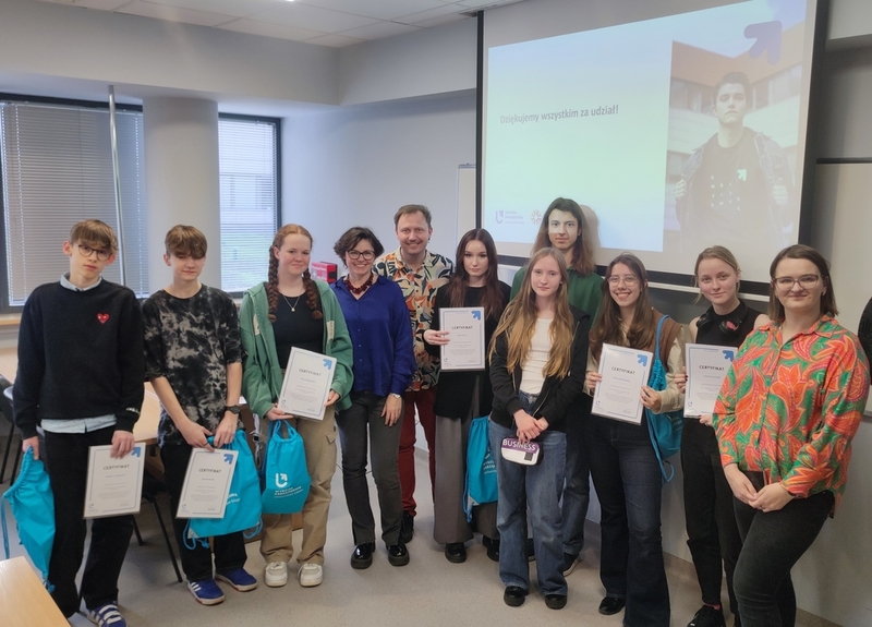 uczestnicy kursu oraz prowadzący