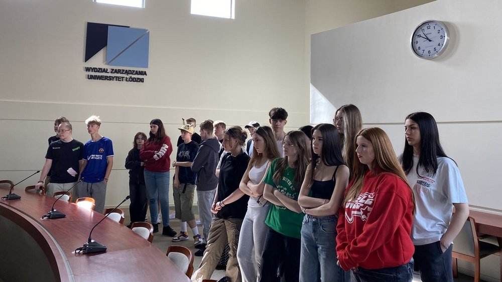 Młodzież z Technikum Ekonomicznego nr 8 w Warszawie na Wydziale Zarządzania