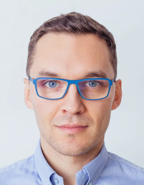 dr Dominik Skowroński